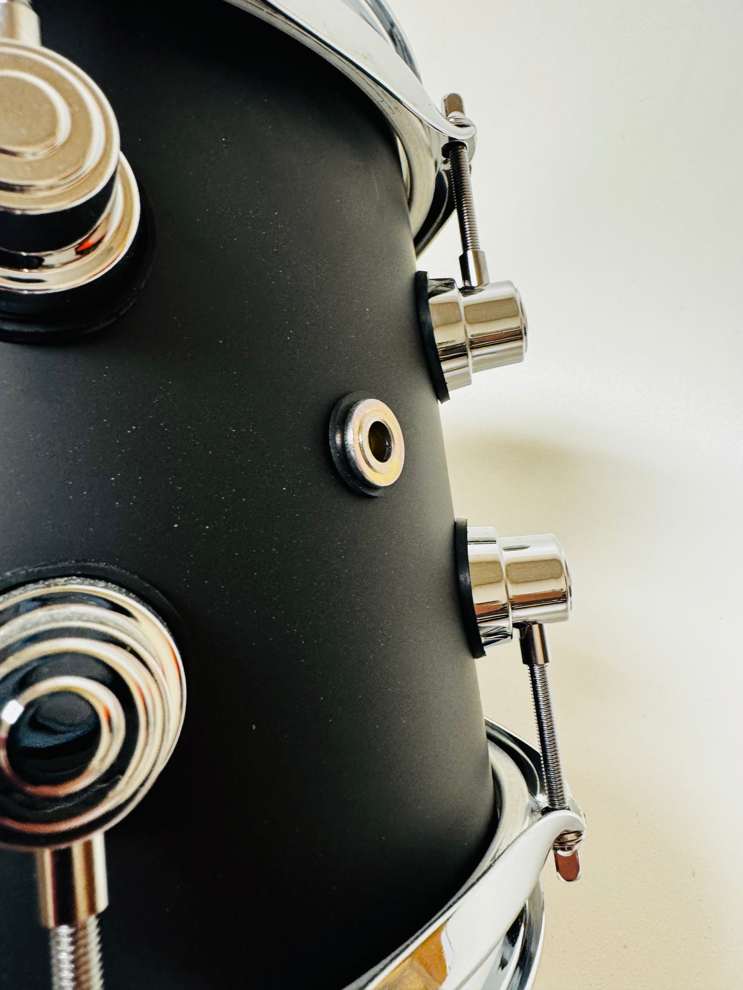 DW Design Series 8” Tom Black Satin w Suspension Mount OPEN BOX